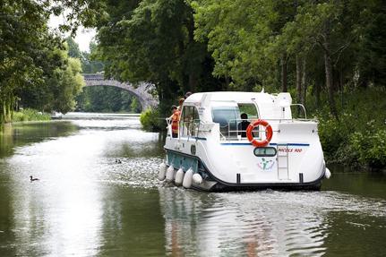 River Tourisme on the Sarthe River© Vallée de la Sarthe-CEMJIKA